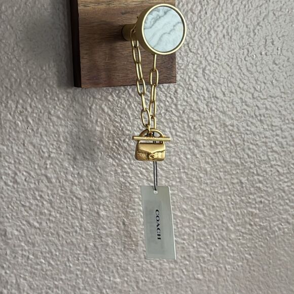 Coach Tabby Mini Handbag Charm Paperclip Chain Link Toggle Golden Bracelet NEW - Picture 2 of 5